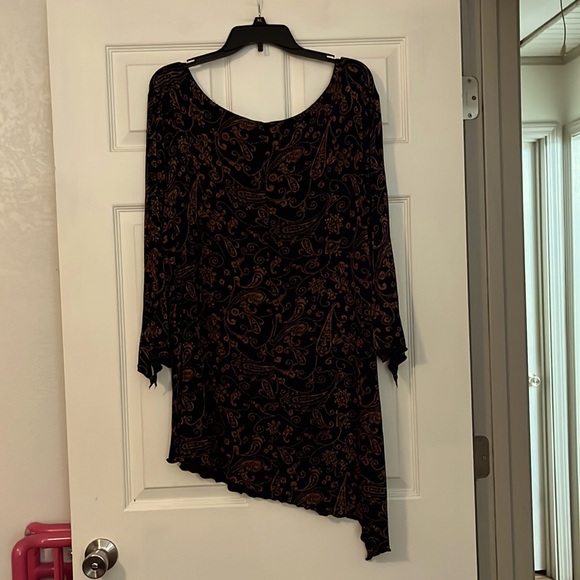 WOMEN’S PLUS SIZE BLOUSE : SIZE 24 - Picture 2 of 2